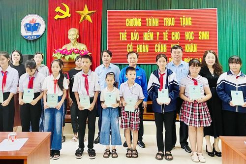 'Lá chắn' bảo vệ sức khỏe cho học sinh, sinh viên