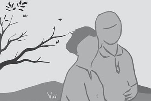 Trong sân ấy đầy bóng nắng