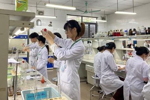 Học phí các trường Y Dược tăng mạnh năm 2025