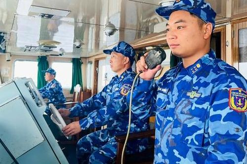 Hải đội 211 tích cực hỗ trợ ngư dân, đảm bảo chủ quyền biển đảo