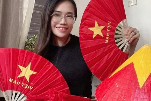 Sắc áo đỏ sao vàng từ A80 lên với trung thu bản làng nơi rẻo cao