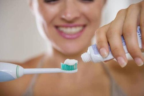 Căng thẳng Mỹ - Ấn lan sang quảng cáo kem đánh răng