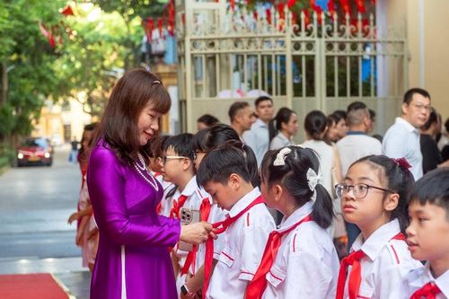 Trường công khai chi tiết hoàn cảnh học sinh khó khăn: Đừng biến sự giúp đỡ thành 'vết thương' tinh thần