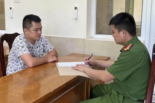 Công an xã vận động đối tượng bị truy nã đặc biệt ra đầu thú