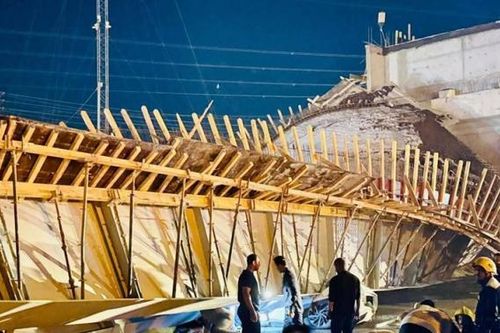 Cầu đang xây dựng bất ngờ đổ sập tại Iraq làm 2 người thiệt mạng