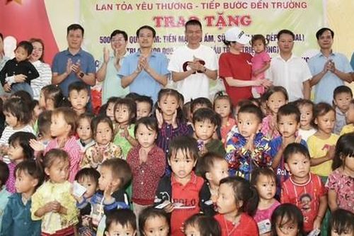 Thương hiệu giày dép NESTY mang 1.500 phần quà ý nghĩa đến với học sinh vùng cao dịp khai giảng