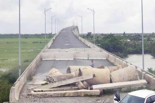 Đường bộ ven biển qua Hải Phòng 3.700 tỷ đồng 'đắp chiếu' sau 8 năm khởi công