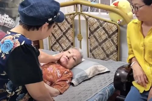 Tình trạng sức khỏe 'quái kiệt cải lương' Hồng Nga