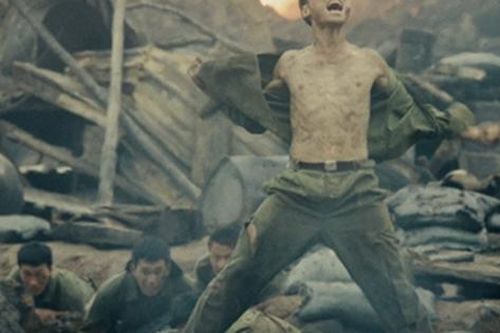 Hôm nay (7/9), 'Mưa đỏ' sẽ vượt 'Mai' của Trấn Thành về doanh thu phòng vé?
