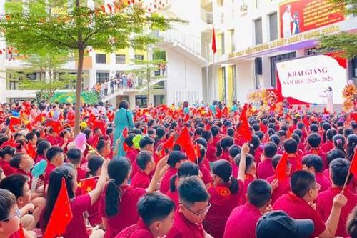Khi quà tặng khai giảng thành vết thương vô hình