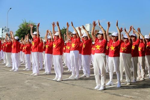Việt Nam bước vào già hóa dân số, chăm sóc sức khỏe người cao tuổi là yêu cầu cấp thiết
