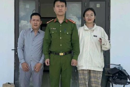 Bất ngờ nhận gần 100 triệu đồng từ tài khoản lạ, cô gái vội báo công an