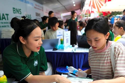 Điểm chuẩn giảm sâu vẫn tuyển bổ sung: Có công bằng đào tạo?