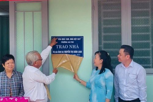 TP Hồ Chí Minh: Bàn giao nhà ở cho các hộ nghèo tại phường An Phú