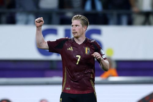 De Bruyne rực sáng