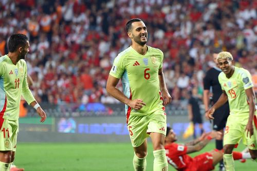 Hat-trick của Merino