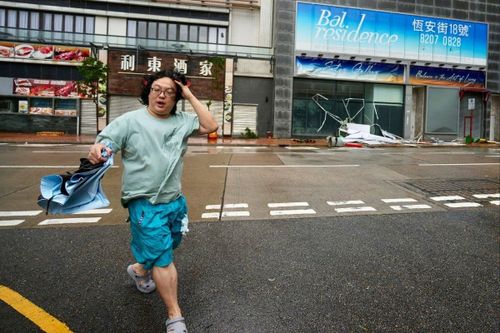 Cảnh bão Tapah càn quét qua Trung Quốc