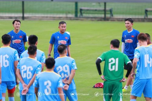 Tin nóng bóng đá Việt Nam hôm nay 8/9: Đội tuyển Việt Nam tìm lại niềm vui; Văn Thanh nghỉ thi đấu 7 tháng