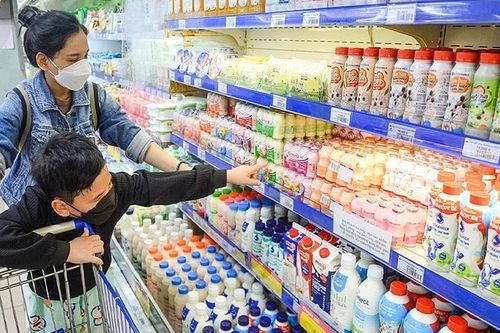 Tặng 10 nghìn hộp sữa cho học sinh nhân mùa tựu trường