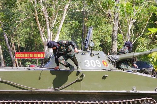 Huấn luyện đồng bộ, sát thực tế chiến đấu
