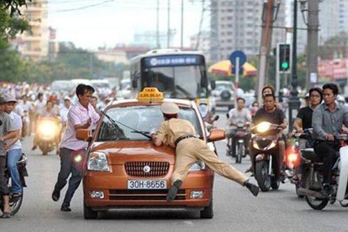 Nghiêm trị hành vi cản trở, chống người thi hành công vụ
