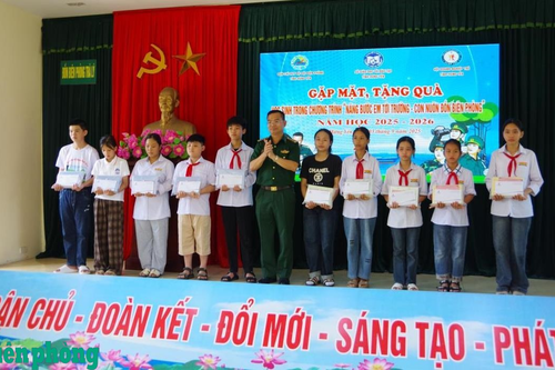 Nhiều hoạt động thiết thực hướng đến quân nhân, người dân và học sinh nghèo khu vực biên giới