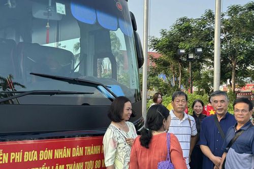 Những chuyến xe của lòng dân, miễn phí đưa đón người dân đất Cảng tham quan Triển lãm A80