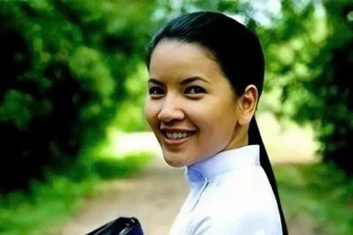 Câu view cả nỗi đau: Lệch chuẩn trong xã hội số