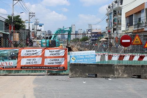 Người dân mong chờ con đường dài 2,5km ở TPHCM thi công hơn 10 năm sớm về đích