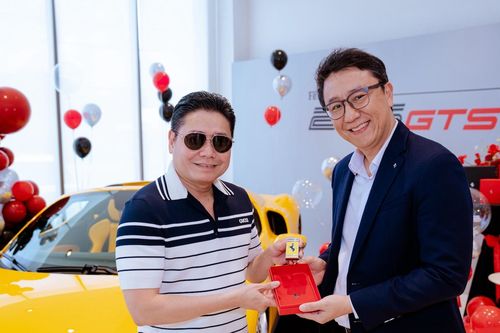Ferrari 296 GTS mui trần cập bến Việt Nam, chủ nhân là bác sĩ thẩm mỹ nổi tiếng