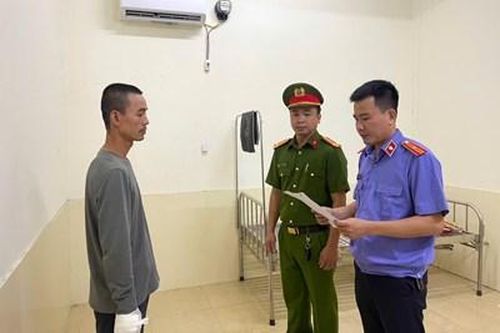 Khởi tố đối tượng trộm cắp tài sản tại cửa hàng Thế giới di động