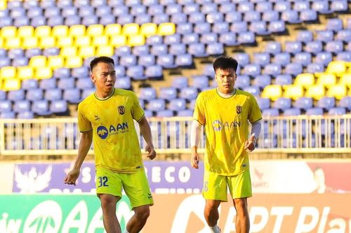 Tiền vệ Khắc Ngọc 'linh hồn' nơi tuyến giữa của Sông Lam Nghệ An