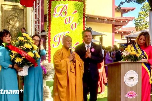 Người Việt tại Đức gìn giữ bản sắc qua Đại lễ Vu lan và lễ An vị Phật