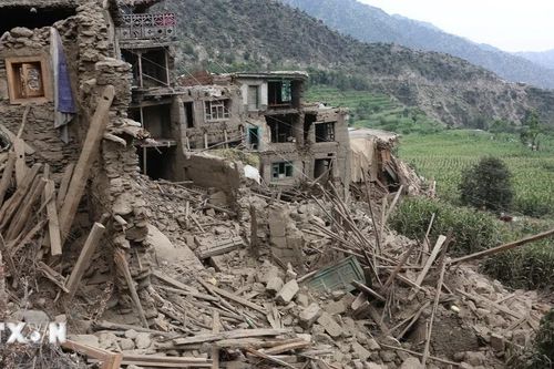 Người dân Afghanistan sống sót sau thảm họa động đất chưa thể về nhà