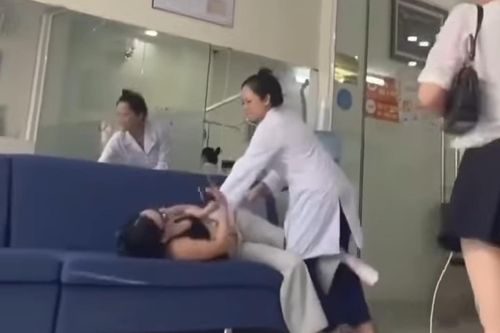 TP Hồ Chí Minh: Xác minh vụ chủ nha khoa bị tố cáo hành hung khách hàng