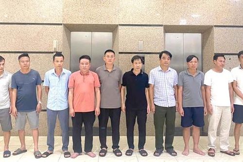 4 cán bộ kiểm lâm ở Thanh Hóa bị khởi tố vì nhận tiền 'bảo kê' gỗ lậu