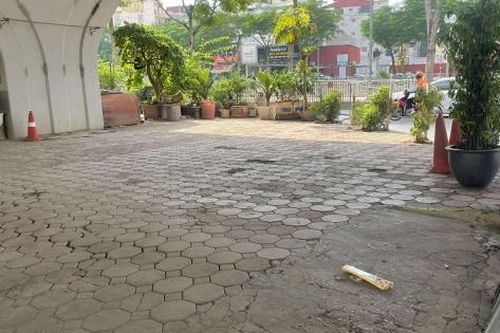 Hà Nội: Người dân loay hoay khi bãi gửi xe dưới gầm cầu bị di dời