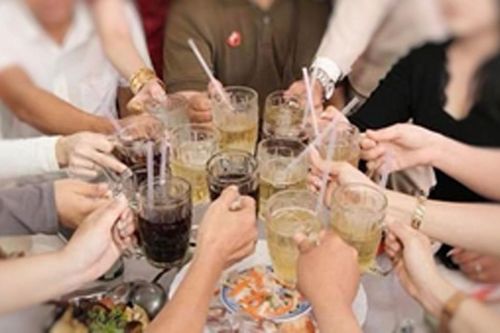 Luật Phòng, chống tác hại của rượu, bia đã được áp dụng, vậy tại sao trên thị trường vẫn kinh doanh rượu, bia?