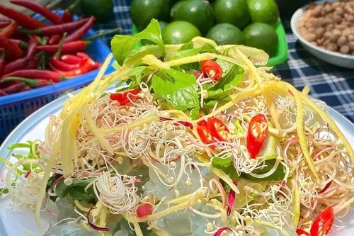 Lạ miệng với gỏi hoa