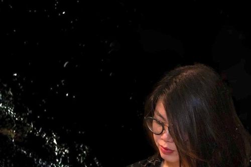 Họa sĩ Mai Thị Kim Uyên: 'Soi lòng giữa mênh mông'