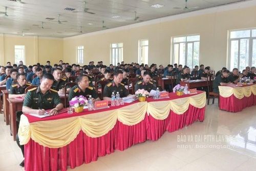 Gần 80 đại biểu dự tập huấn công tác quốc phòng địa phương