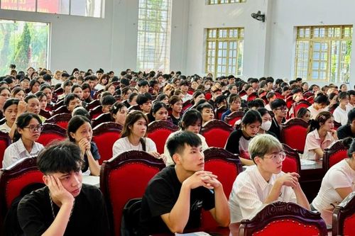 Gần 1.000 sinh viên tham gia 'Tuần sinh hoạt công dân – sinh viên'
