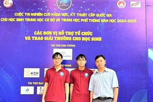 Tặng danh hiệu 'Chiến sỹ thi đua toàn quốc' cho thầy Trần Quang Vĩnh Chánh