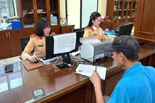 Giảm 30% lệ phí đăng ký xe, rút ngắn thời gian cấp giấy phép lái xe từ năm 2025