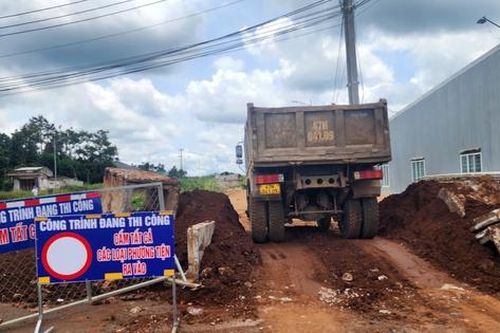 Đắk Lắk: Tăng cường giải pháp ngăn phương tiện vào tuyến tránh Buôn Ma Thuột đang thi công