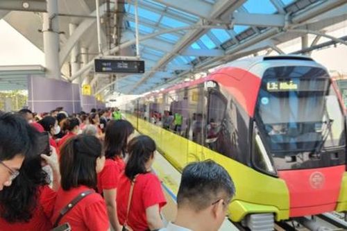 Hai tuyến đường sắt đô thị phục vụ hơn 1,29 triệu lượt khách dịp Quốc khánh 2/9