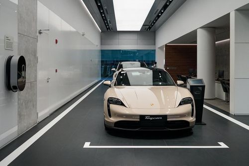 Porsche tiếp tục triệu hồi xe điện Taycan tại Việt Nam vì lỗi pin