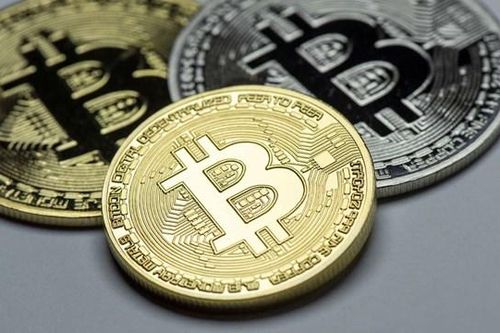 Bitcoin áp sát 112.000 USD, 72% nguồn cung 'biến mất' khỏi thị trường