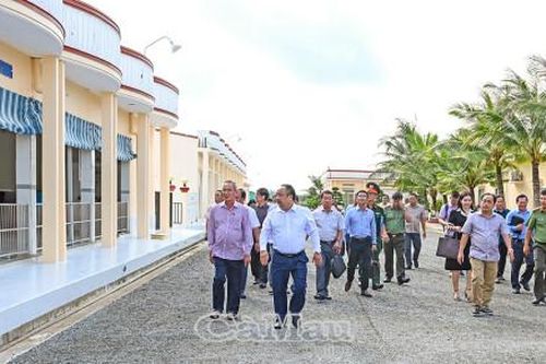 Trưởng Đoàn Đại biểu Quốc hội tỉnh khảo sát các mô hình kinh tế
