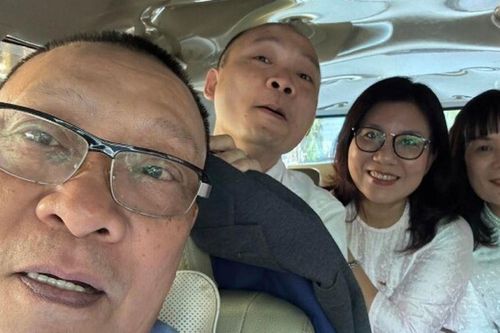 Sao Việt 24h: Con trai nhà báo Lại Văn Sâm gọi bố là 'anh yêu', Tùng Dương nhận xét 'giống nhau y hệt'